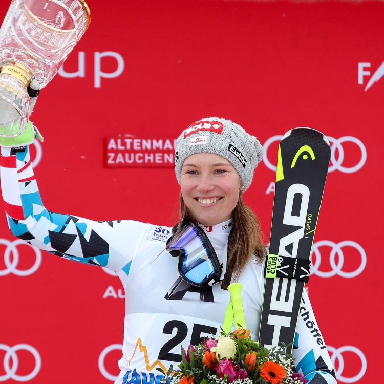 ALTENMARKT/ZAUCHENSEE,AUSTRIA,15.JAN.17 - ALPINE SKIING - FIS World Cup, downhill, ladies, award ceremony. Image shows the rejoicing of Christine Scheyer (AUT). Photo: GEPA pictures/ Christian Walgram